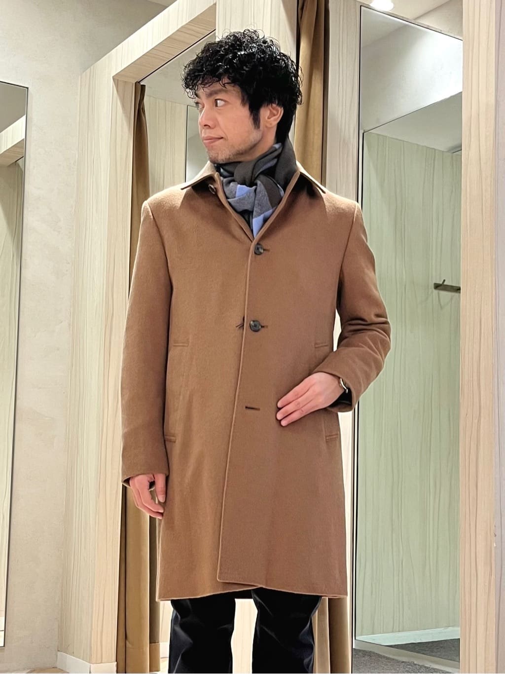 URAさんの「TAKEO KIKUCHI｜カシミヤブレンド ビーバー調ステンカラーコート」を使ったコーディネート