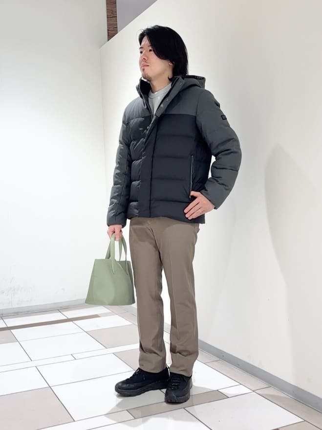 及川さんの「TAKEO KIKUCHI｜カラーコンビ ダウンブルゾン」を使ったコーディネート