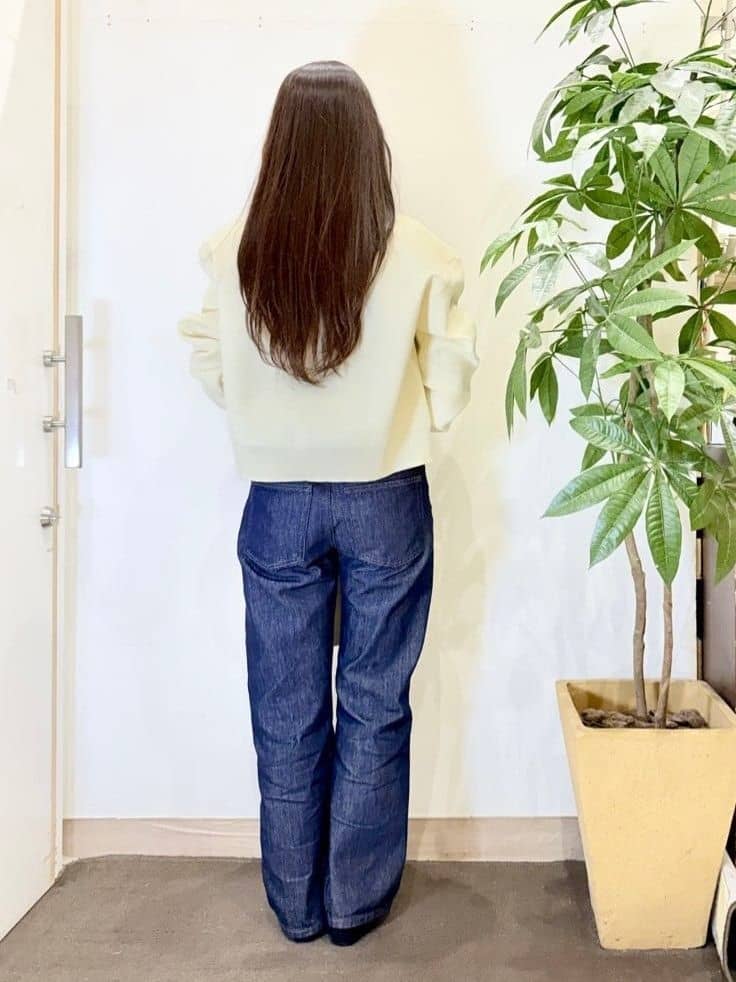 AYUMIさんの「SHOO･LA･RUE｜【洗濯機可/S-LL】1枚でも羽織りでも 華やか上品カーデ」を使ったコーディネート