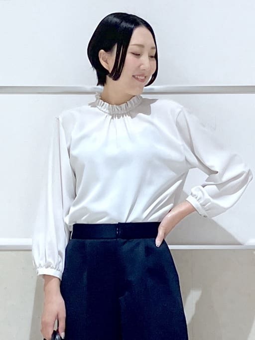 eriko さんの「Dessin｜【洗える】フリルネックジョーゼットブラウス」を使ったコーディネート