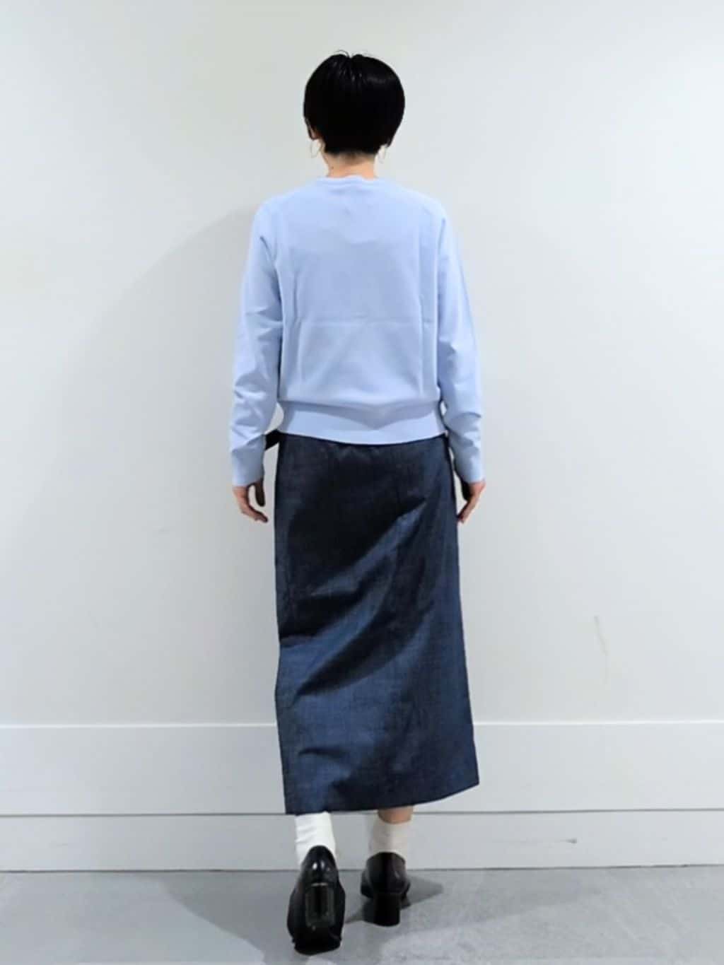 ミズタさんの「UNTITLED｜【洗える/後ろウエストゴム】デニム調シャンブレーナロースカート」を使ったコーディネート