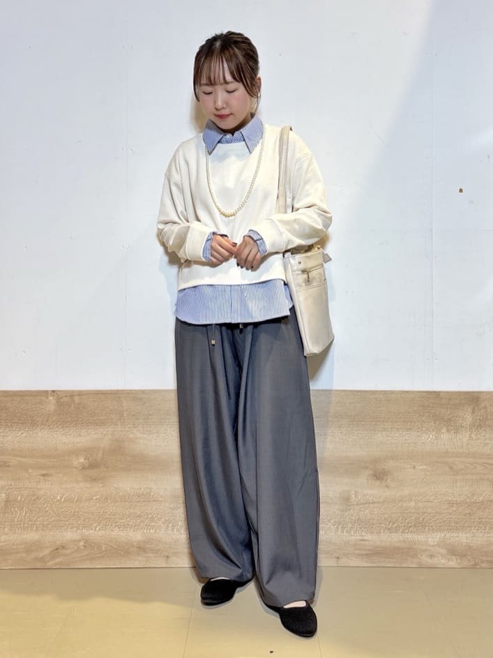 るねさんの「SHOO･LA･RUE｜【8ポケット/ギフトにも】すっきり見えのショルダーバッグ」を使ったコーディネート