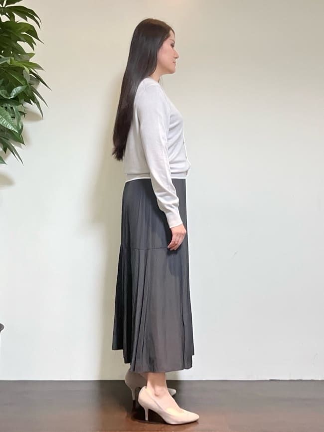 カレンさんの「UNTITLED｜【アンサンブル可/洗える】ウォームスパン カーディガン」を使ったコーディネート