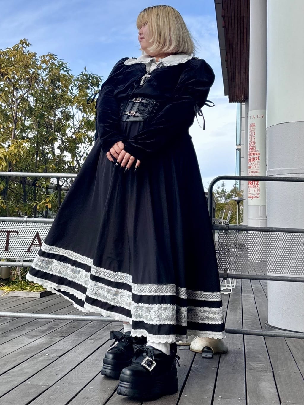 𝓗𝓘𝓨𝓞さんの「ESPERANZA｜夢見る厚底十字架キラキラスニーカー」を使ったコーディネート