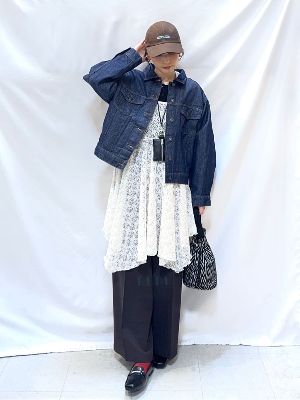 𝐇𝐢𝐫𝐨𝐦𝐢さんの「SHOO･LA･RUE｜【前後2WAYネック】レイヤードスタイルにおすすめ レースキャミチュニック」を使ったコーディネート