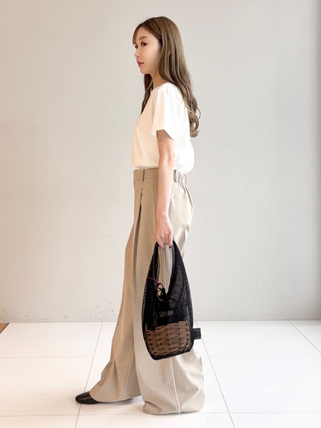 清水夏姫さんの「DRESSTERIOR｜【セットアップ可/ウォッシャブル】ストライプ2WAYストレッチ サイドラインパンツ」を使ったコーディネート