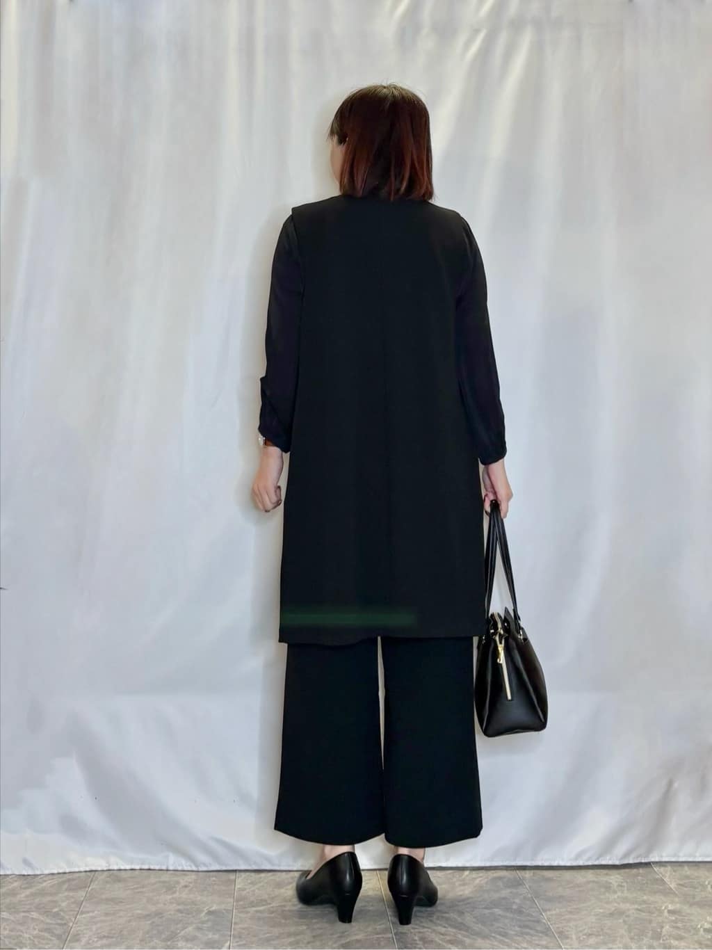 ネリさんの「SHOO･LA･RUE｜【洗濯機可/セットアップ可/S-3L】きちんと楽に。カットジョーゼット ロングジレ」を使ったコーディネート
