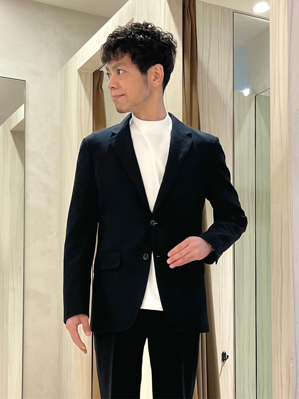 URAさんの「TAKEO KIKUCHI｜撥水ツイル スタンドカラー コート」を使ったコーディネート