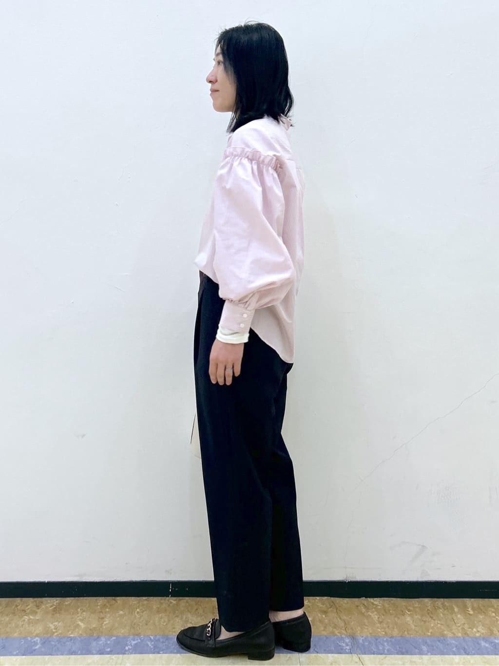 su.さんの「index｜ボリュームスリーブブラウス【洗濯機OK】《5col》」を使ったコーディネート