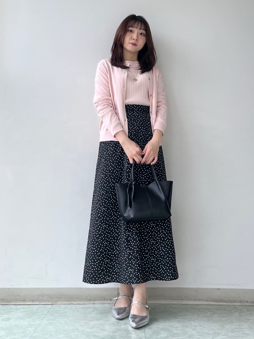 KAHOさんの「UNTITLED｜◆【アンサンブル可/洗える】クルーネックニットカーディガン」を使ったコーディネート