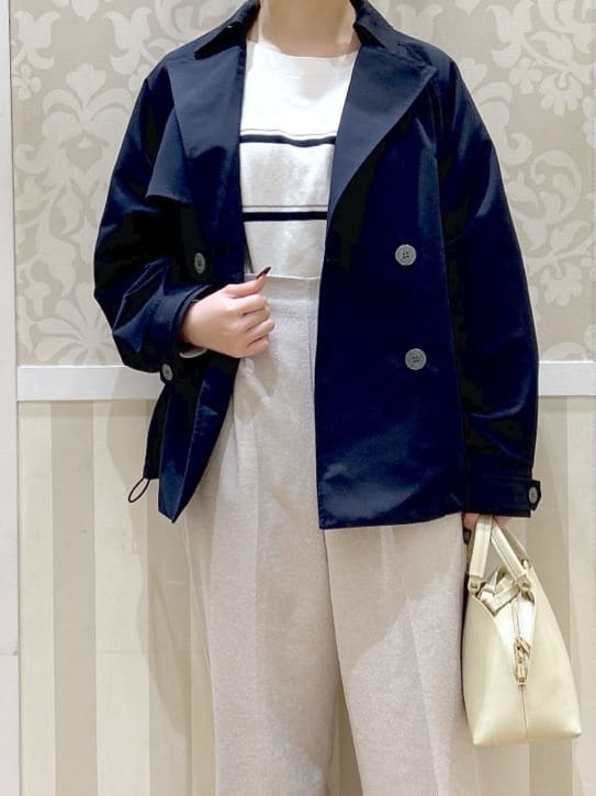 望 愛さんの「grove｜【貴島明日香さん着用】【撥水／シルエット2WAY】軽やかミドルトレンチコート」を使ったコーディネート