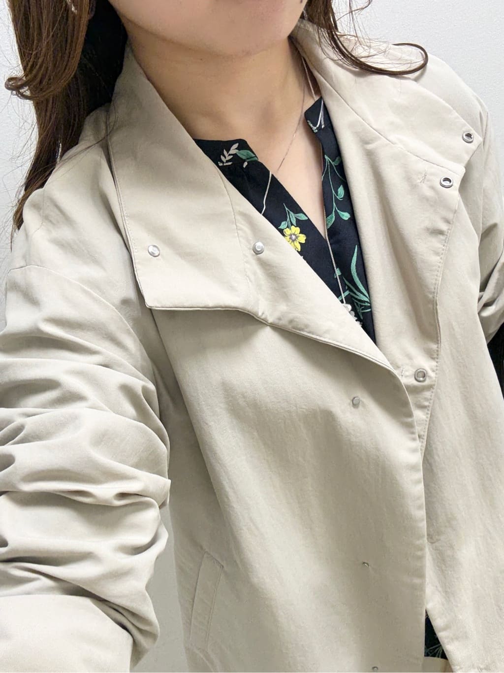 kahoさんの「INDIVI｜【撥水／軽量】ミニマル スタンドカラーコート」を使ったコーディネート