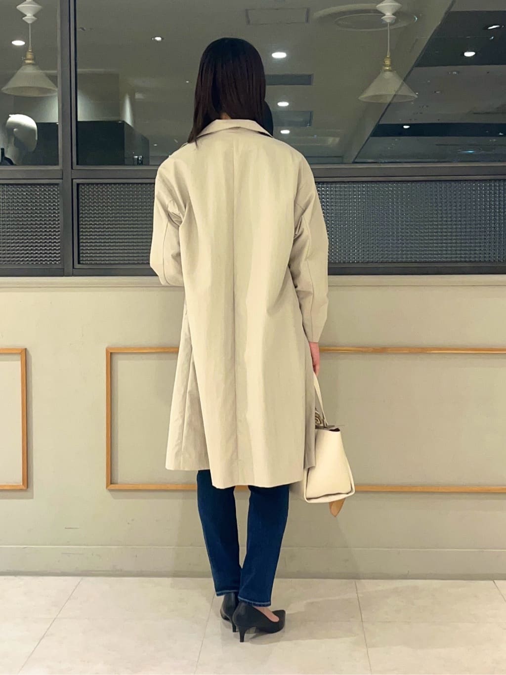 kumiさんの「INDIVI｜【撥水／軽量】ミニマル スタンドカラーコート」を使ったコーディネート