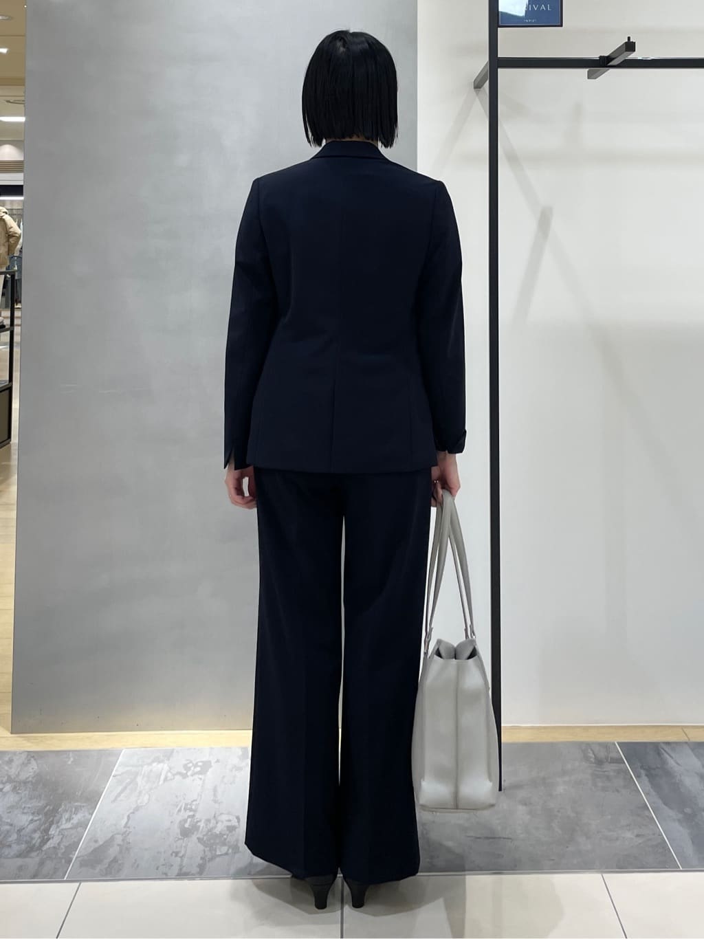 shihoさんの「INDIVI｜【洗える／透けにくい】ダイヤ柄プリントブラウス」を使ったコーディネート