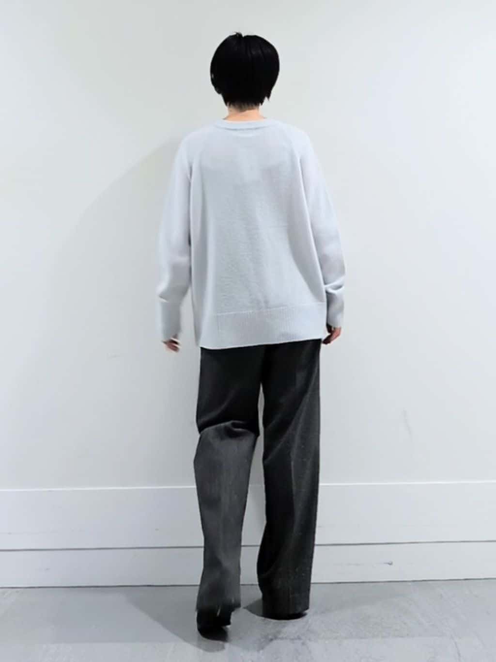 ミズタさんの「UNTITLED｜【重ね着もおすすめ/洗える】ウールカシミヤ クルーネックニット」を使ったコーディネート