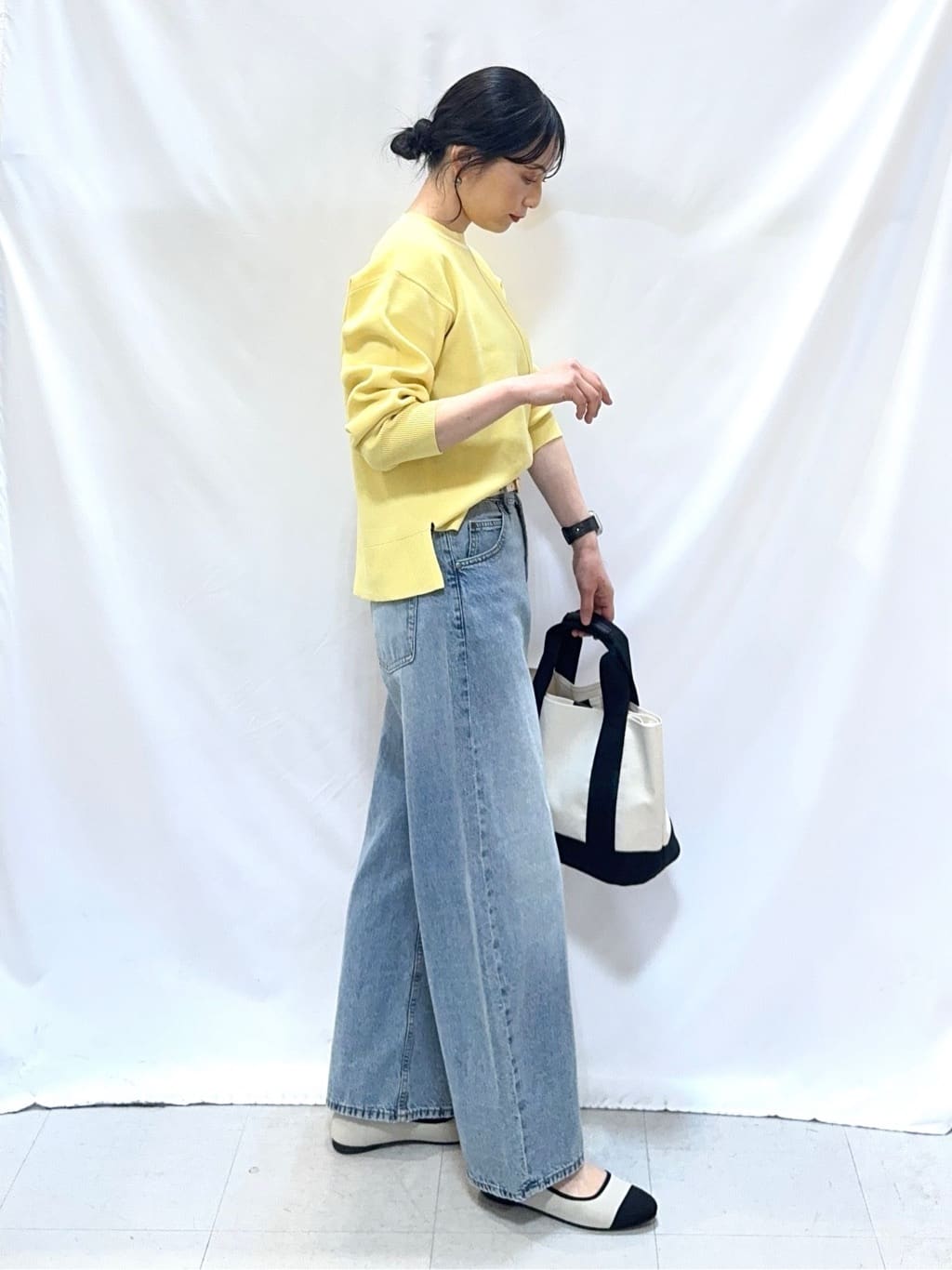 𝐇𝐢𝐫𝐨𝐦𝐢さんの「SHOO･LA･RUE｜【洗濯機可/S-LL】軽やかなパイピングがポイント スウェットライクニット」を使ったコーディネート