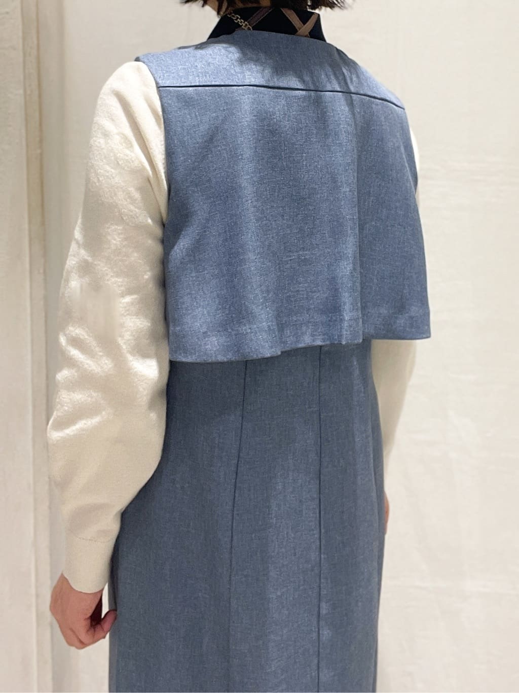 hiroさんの「grove｜高評価！【一枚着／ジレ】着回しできるトレンチライクジャンドレ」を使ったコーディネート
