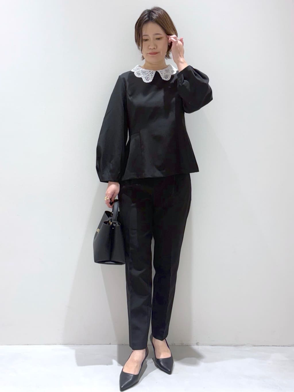 こじさんの「OPAQUE.CLIP｜レース衿ペプラムブラウス【洗濯機OK／ストレッチ】」を使ったコーディネート