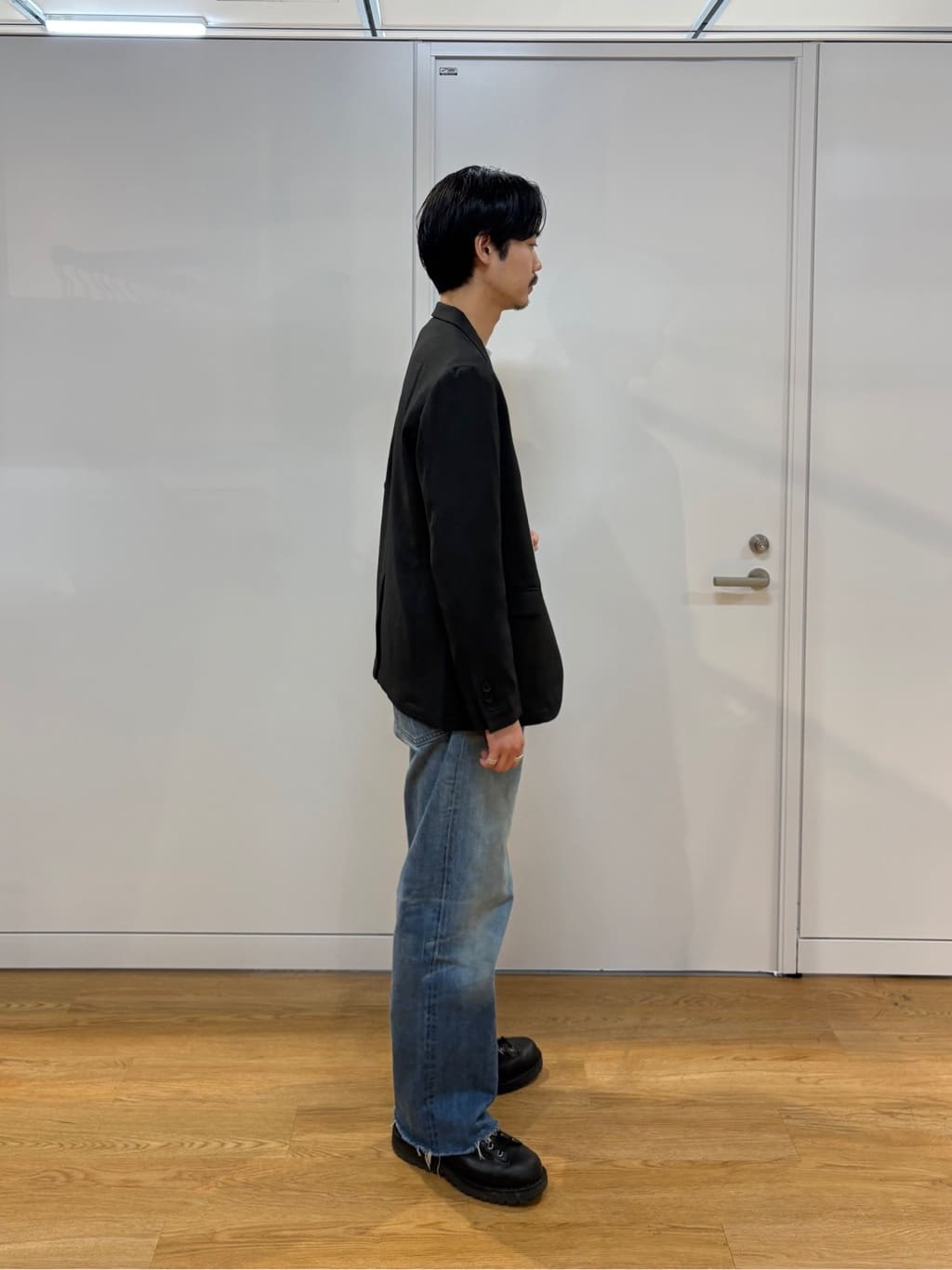 北浦歩大さんの「tk.TAKEO KIKUCHI｜【365日対応】PINHEADシングルセットアップ/上下2点セット/ONOFF兼用/ストレッチ/洗え」を使ったコーディネート