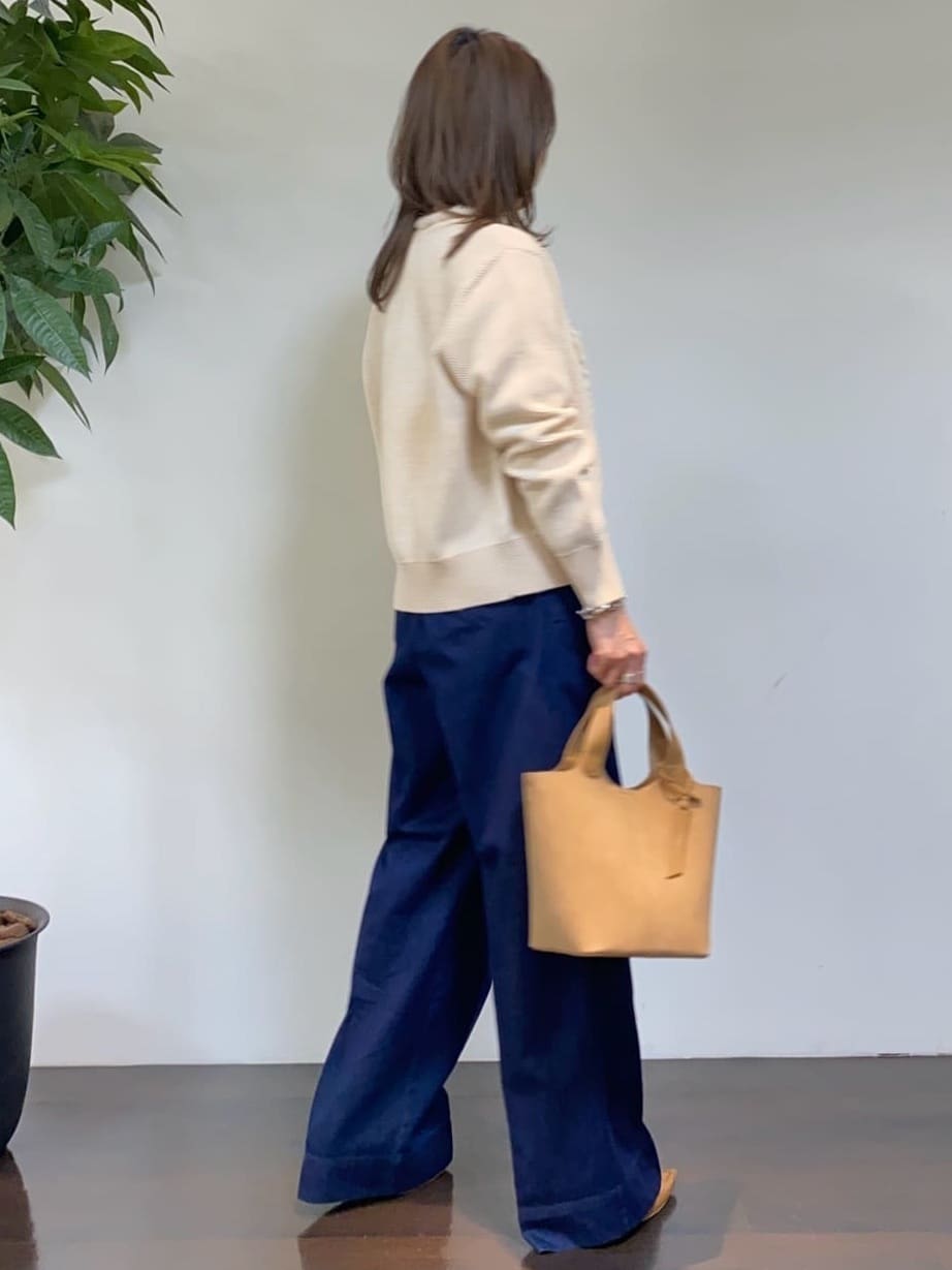 tomoさんの「UNTITLED｜◆【セットアップ可/ワイド】ライトウェイトデニムパンツ」を使ったコーディネート