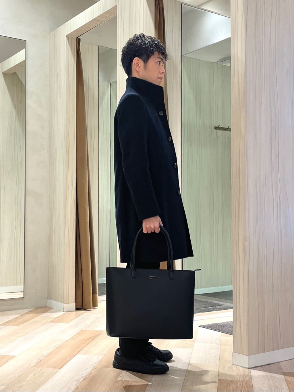 URAさんの「TAKEO KIKUCHI｜【ウールカシミヤブレンド】ビーバー調 スタンドカラー コート」を使ったコーディネート