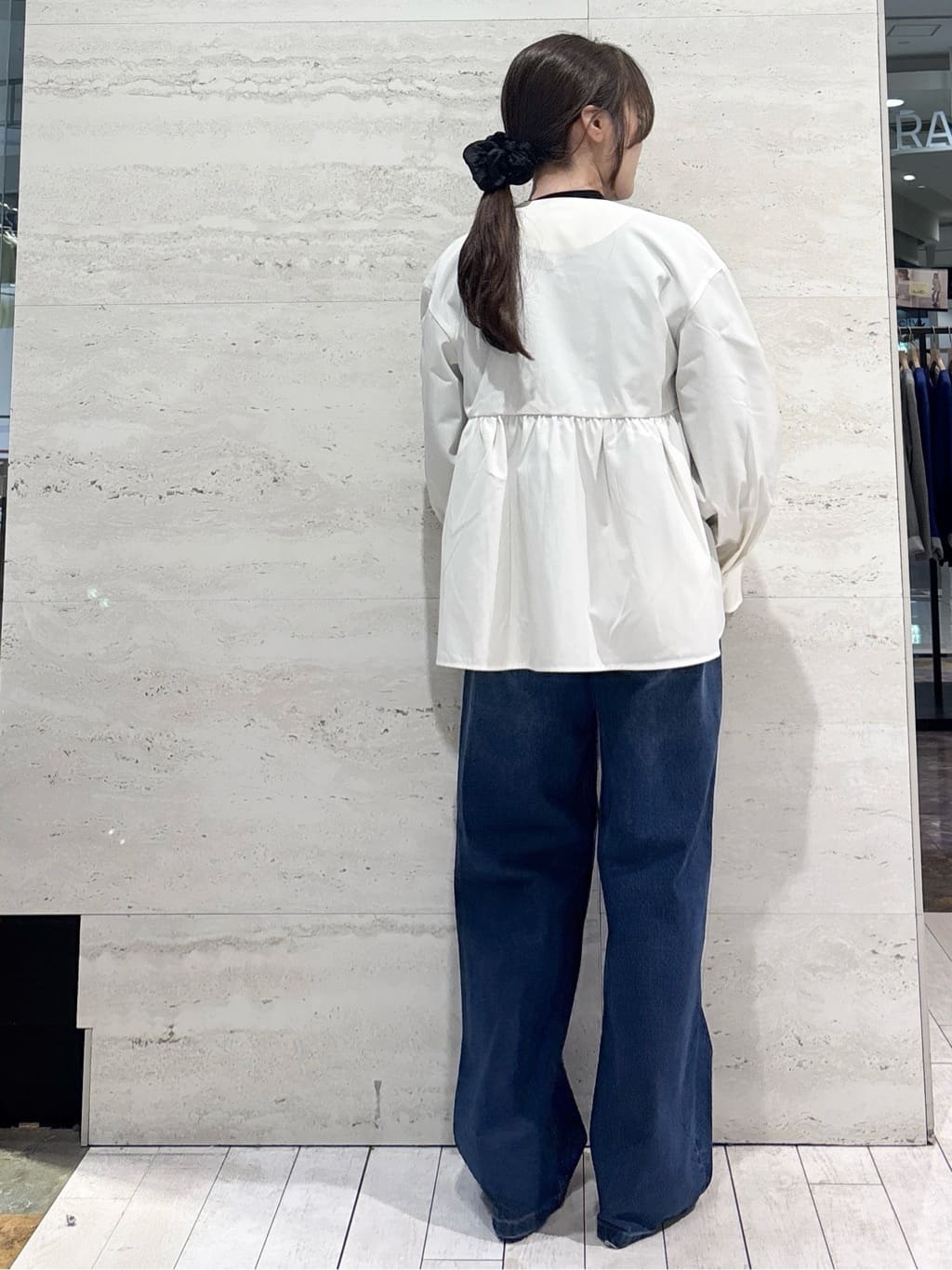 かほさんの「OPAQUE.CLIP｜ワイドストレートデニムパンツ【洗濯機OK】《S～LL》」を使ったコーディネート