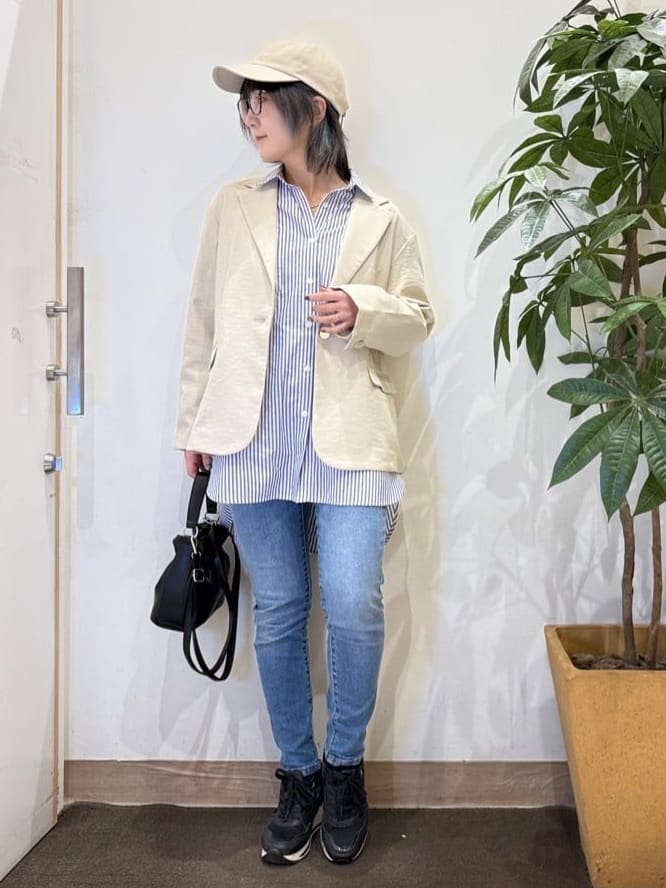 misakiさんの「SHOO･LA･RUE｜【S-LL/セットアップ可/イージーケア/UV】オンにもオフにも 軽やかシングルジャケット」を使ったコーディネート
