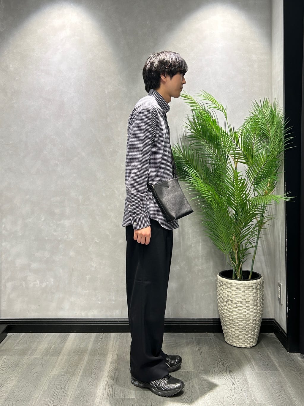 ruiさんの「TAKEO KIKUCHI｜【抗菌防臭/シーズンレス】シアサッカーギンガムチェック ストレッチシャツ」を使ったコーディネート
