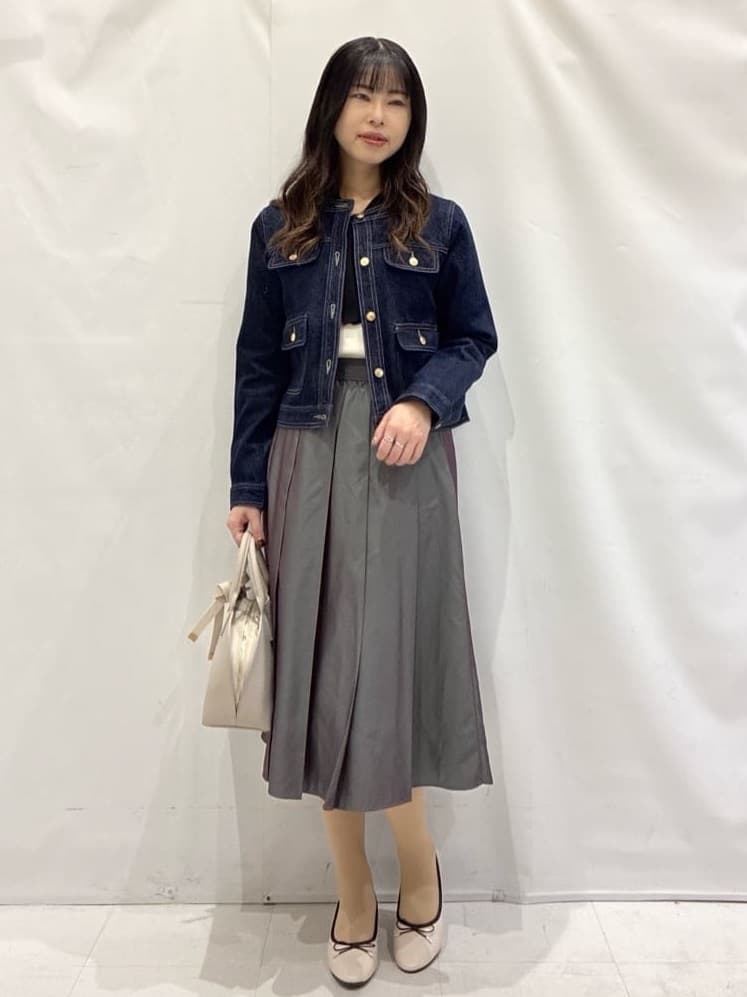 komaさんの「OPAQUE.CLIP｜ミニマルノーカラーデニムジャケット【洗濯機OK】」を使ったコーディネート