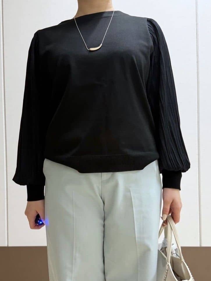 Rikoさんの「INDIVI｜【洗える／華やか】袖プリーツニット」を使ったコーディネート