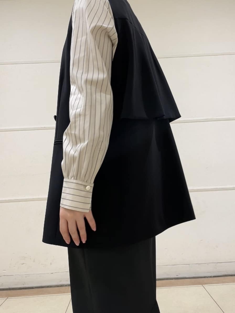 watanabeさんの「UNTITLED｜◆【コットン100/洗える】シャーリングフリルネックブラウス」を使ったコーディネート