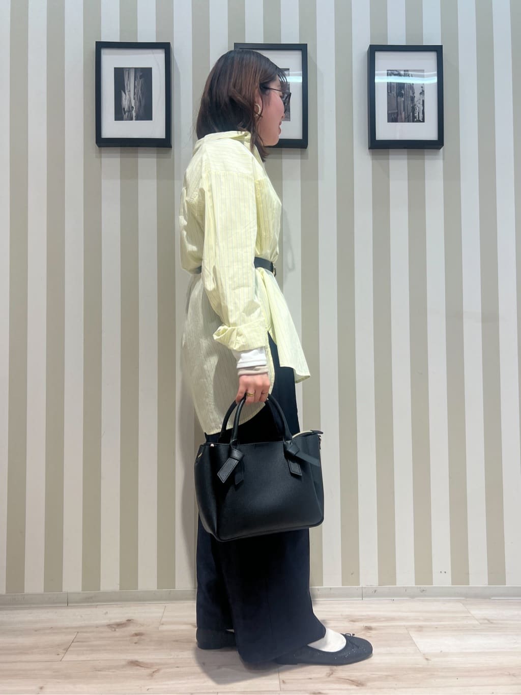 manaさんの「SHOO･LA･RUE｜【体型カバー】バックギャザーで魅せる オーバーサイズシャツ」を使ったコーディネート