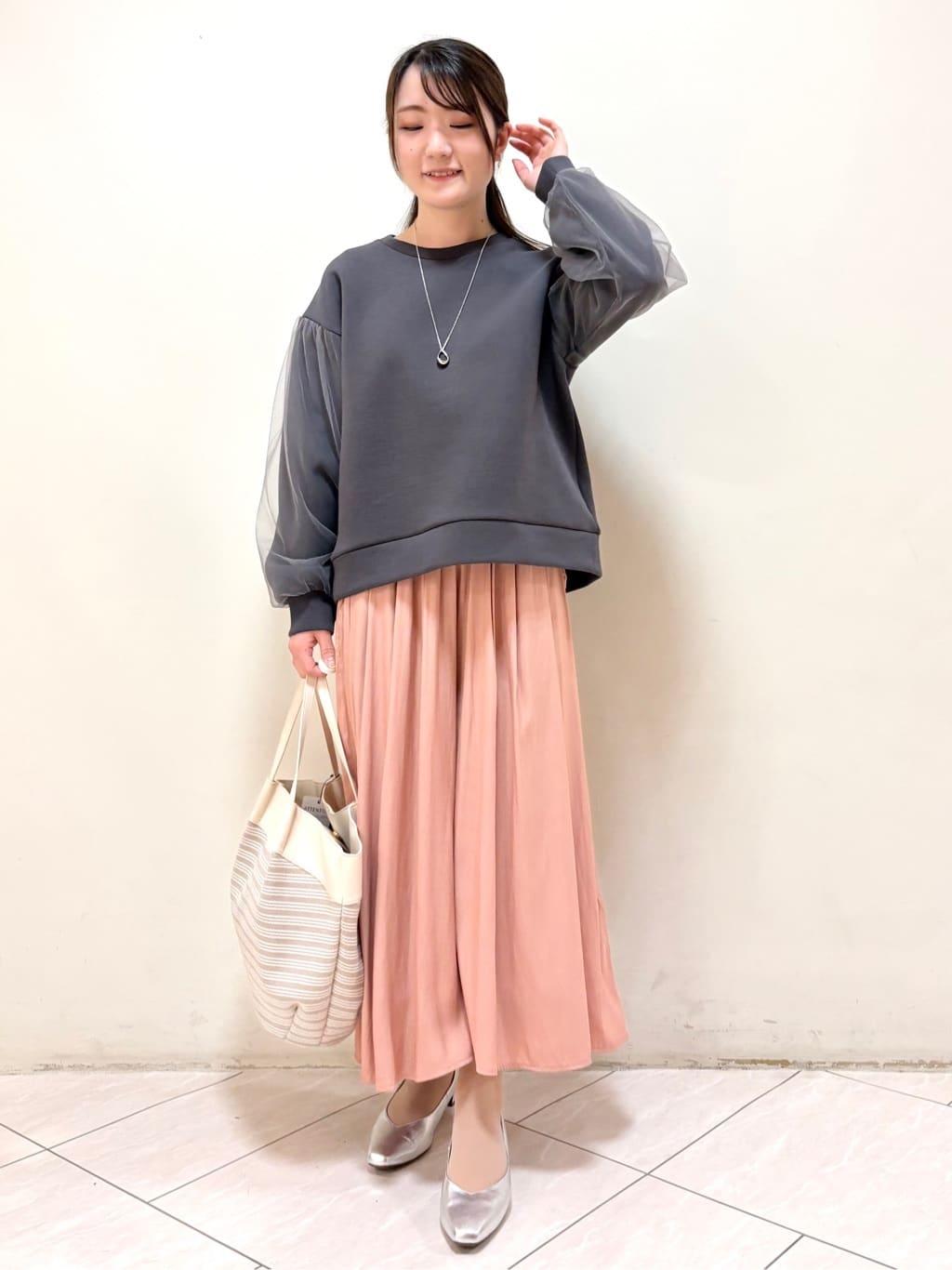 mikiさんの「Reflect｜チュールレイヤードスリーブプルオーバー」を使ったコーディネート