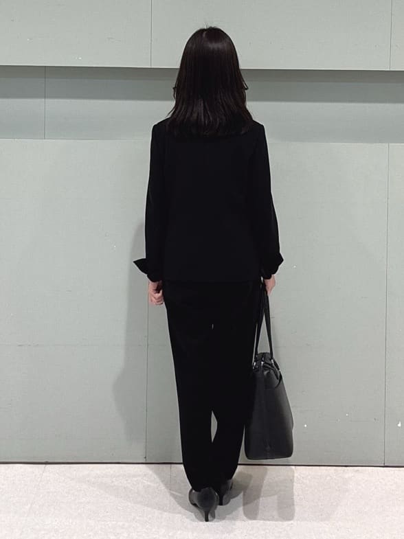 makiさんの「UNTITLED｜【透けにくい/ウエストイン見え】タックブラウス」を使ったコーディネート