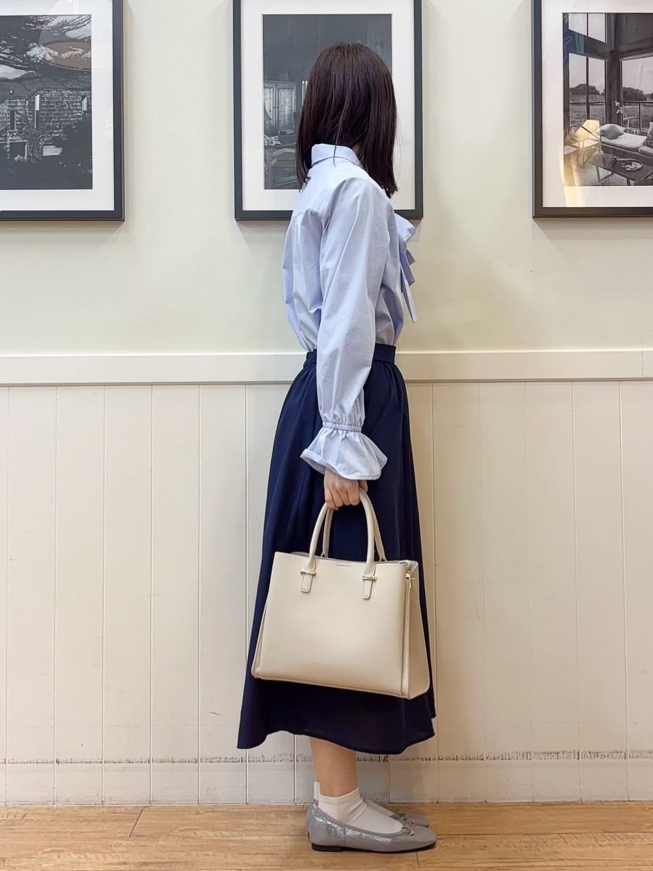えぬさんの「SHOO･LA･RUE｜ふんわり女性らしさあふれる ギャザーフレアスカート」を使ったコーディネート