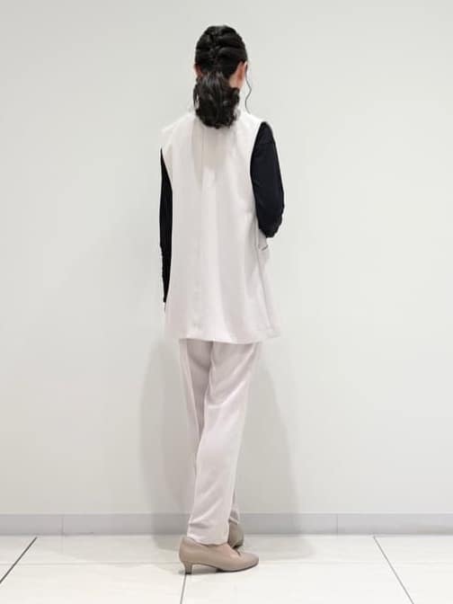 kayoさんの「INDIVI｜【洗える／レイヤードにおすすめ】シャーリングレース ロングTシャツ」を使ったコーディネート