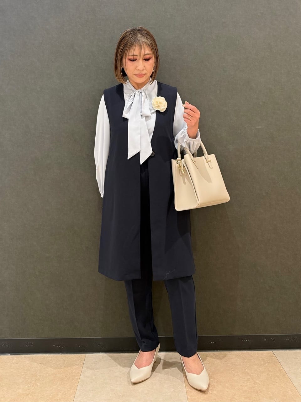 Megさんの「SHOO･LA･RUE｜【洗濯機可/セットアップ可/S-3L】きちんと楽に。カットジョーゼット ロングジレ」を使ったコーディネート