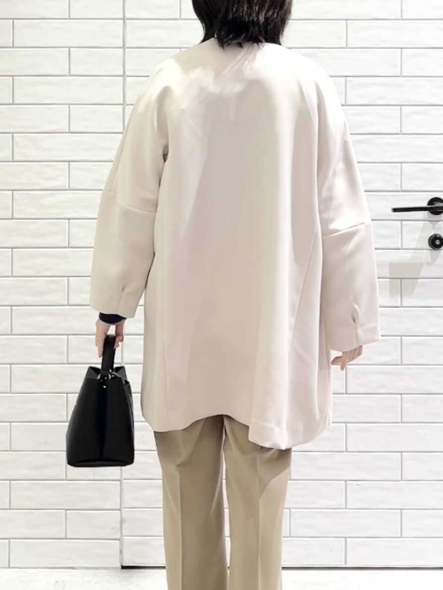 しおりさんの「OPAQUE.CLIP｜フォルムスリーブミドルコート【洗濯機OK】」を使ったコーディネート