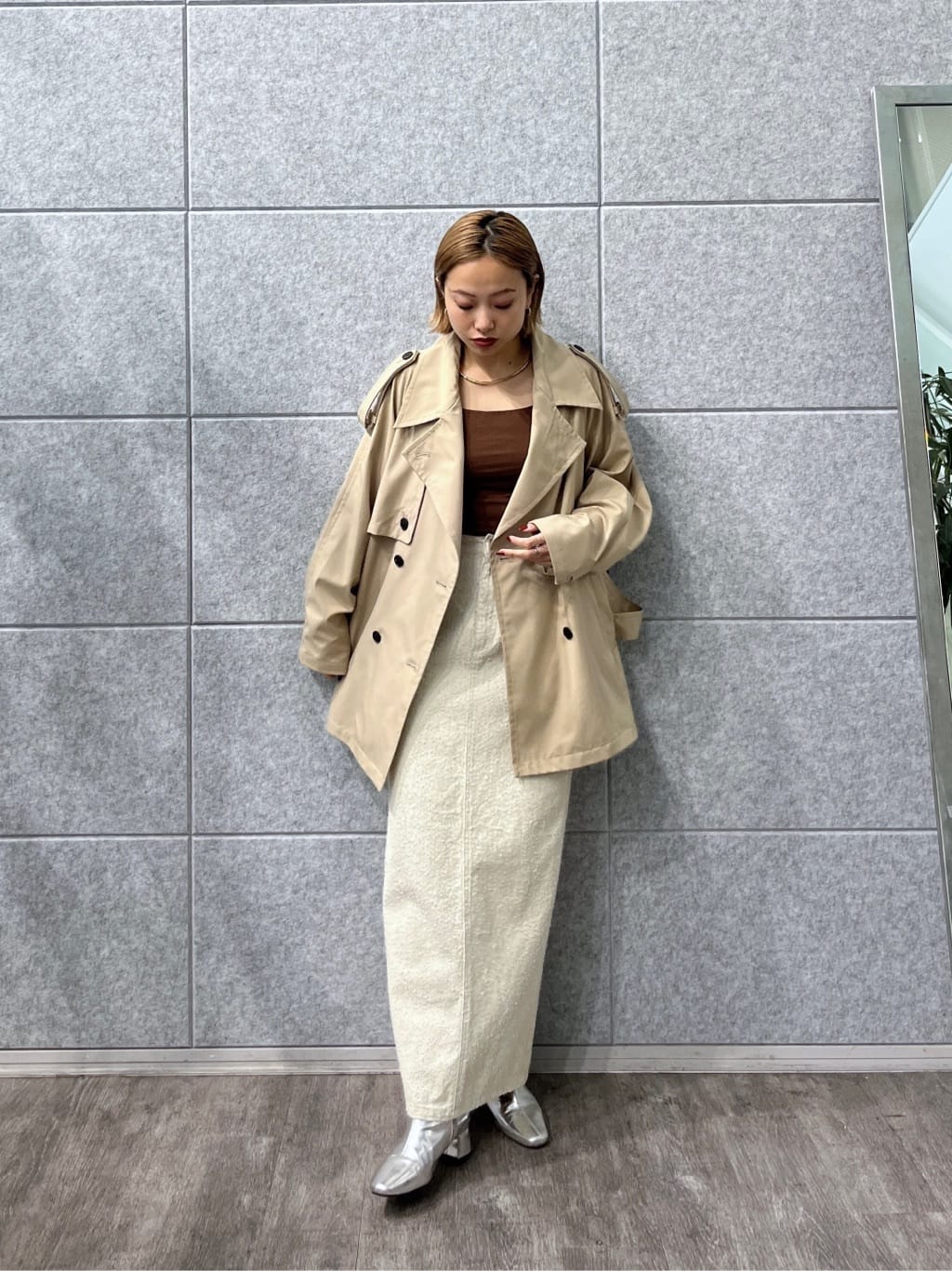 Harukaさんの「INDIVI｜【撥水】ボンディングショートトレンチ」を使ったコーディネート
