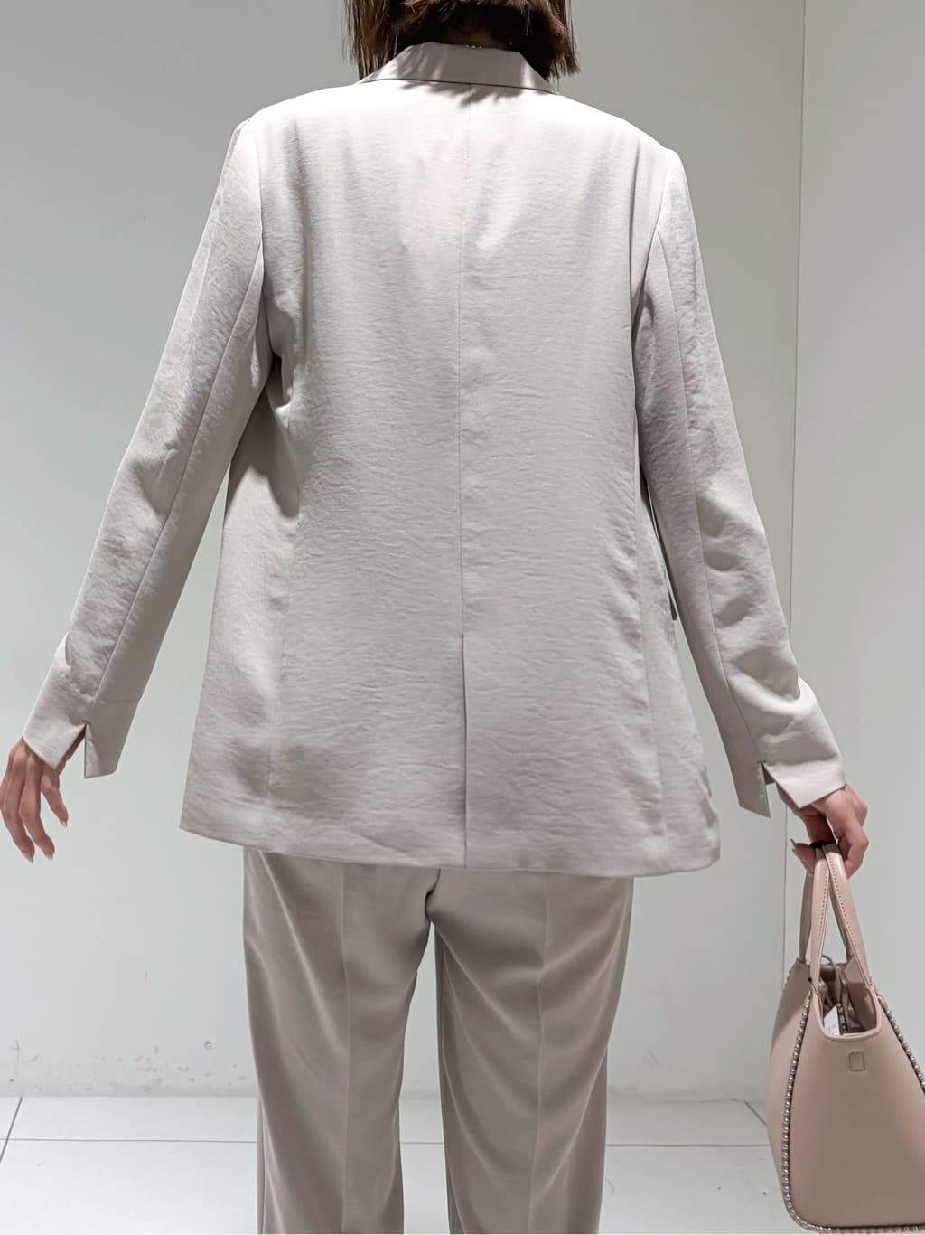 shioriさんの「INDIVI｜【洗える／多機能／SETUP可】着る日傘ダブルジャケット」を使ったコーディネート