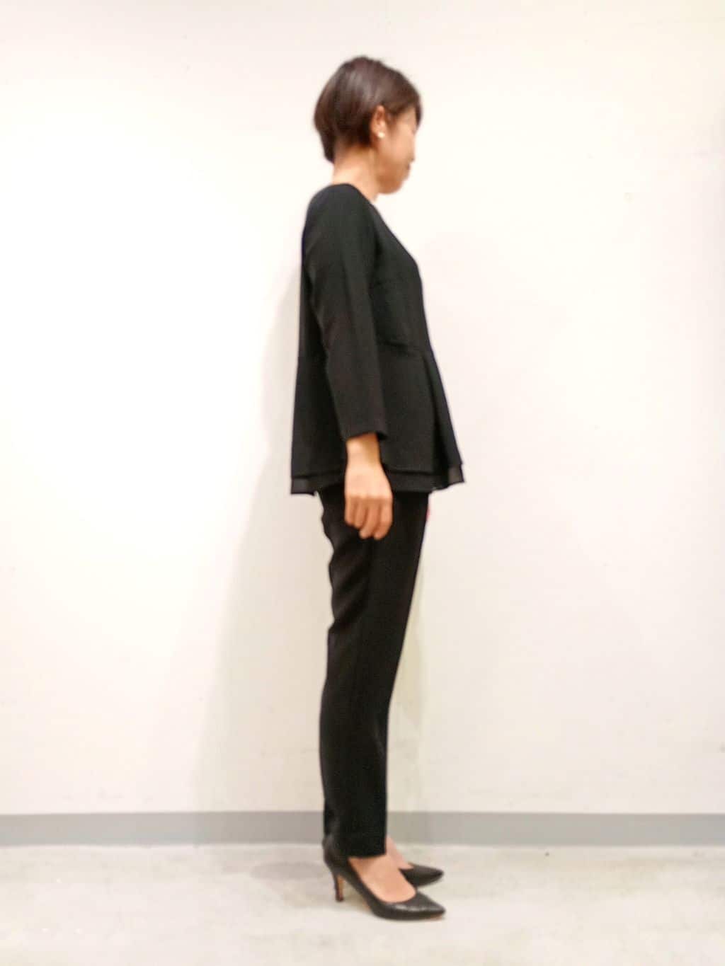 Kさんの「INDIVI｜【洗える／UVケア／SETUP可】着る日傘ペプラムブラウス」を使ったコーディネート