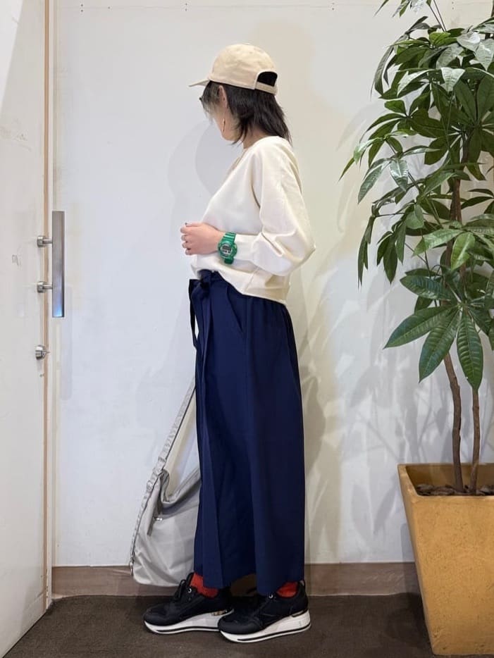 misakiさんの「SHOO･LA･RUE｜【洗濯機可/S-LL】ハイウエストで美脚見え リボンクロップドワイドパンツ」を使ったコーディネート