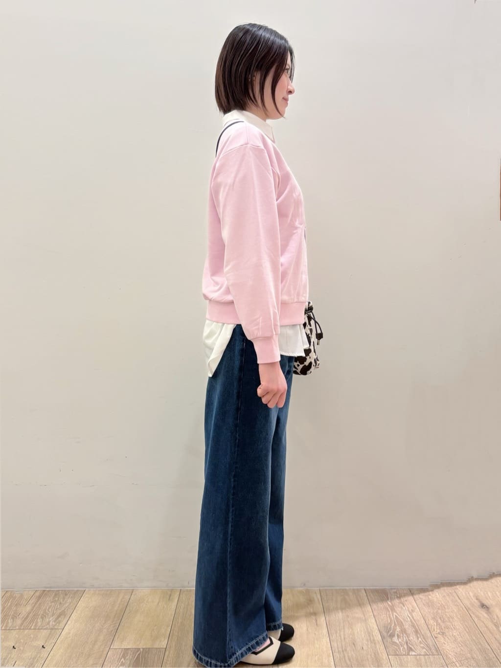 RINさんの「OPAQUE.CLIP｜ロゴ刺繍裏毛トップス【洗濯機OK】」を使ったコーディネート