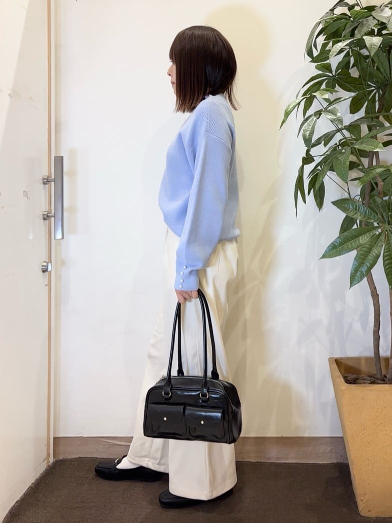 宗形さんの「SHOO･LA･RUE｜【洗濯機可/S-LL】ウエストのタブボタンがポイント　ワイドパンツ」を使ったコーディネート
