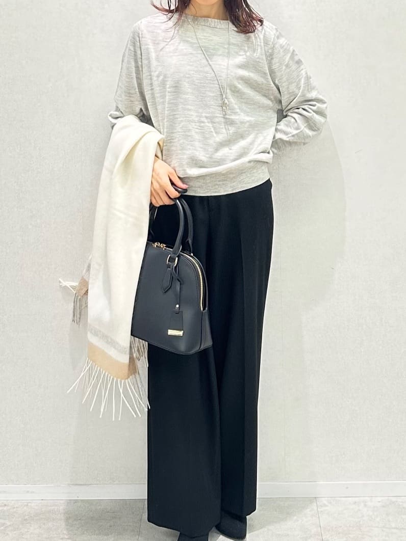 Miwaさんの「UNTITLED｜【アンサンブル可/洗える】シルクウールカシミヤ ドルマンスリーブニット」を使ったコーディネート