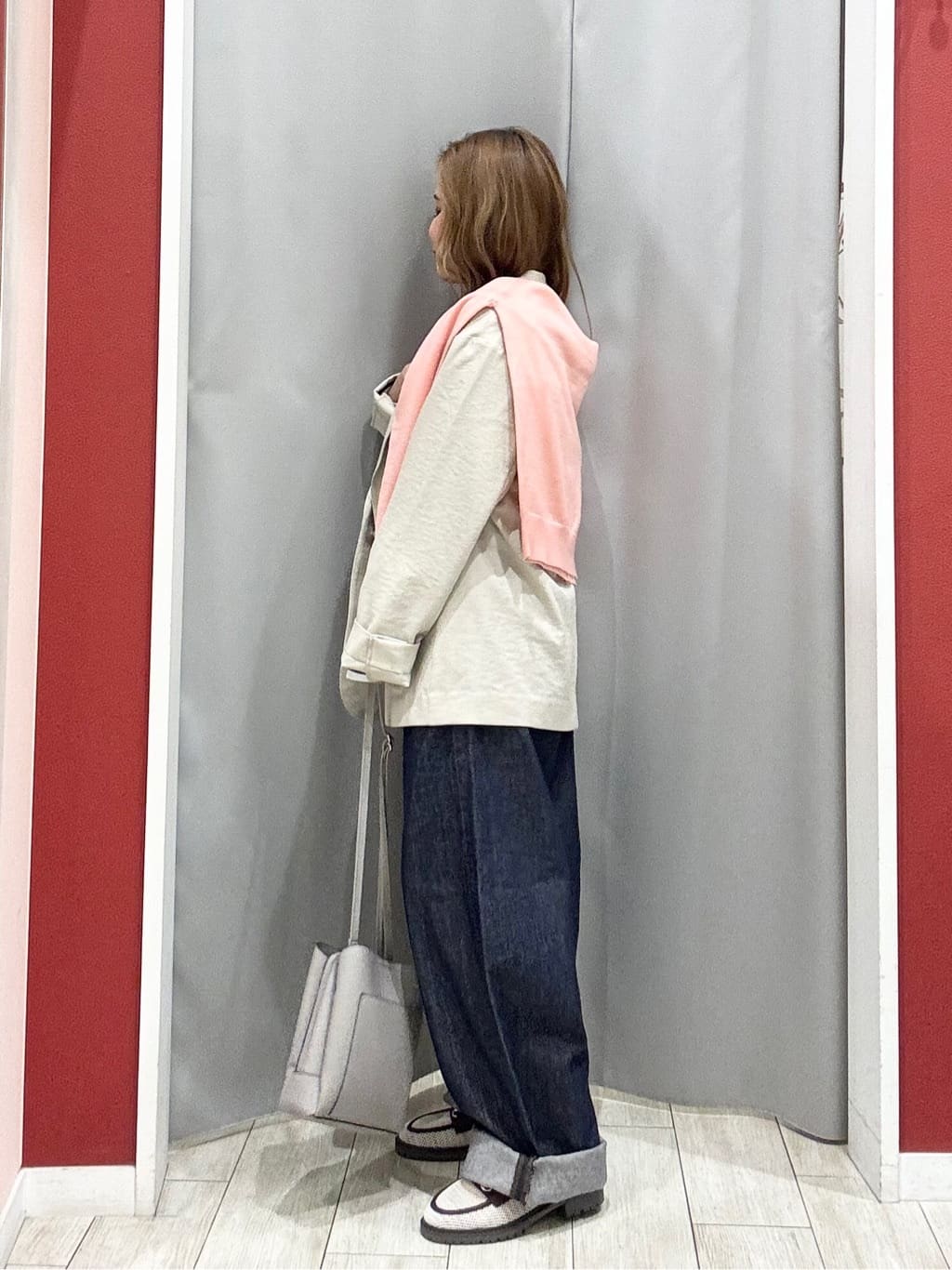 shioさんの「SHOO･LA･RUE｜【S-LL/セットアップ可/イージーケア/UV】オンにもオフにも 軽やかシングルジャケット」を使ったコーディネート