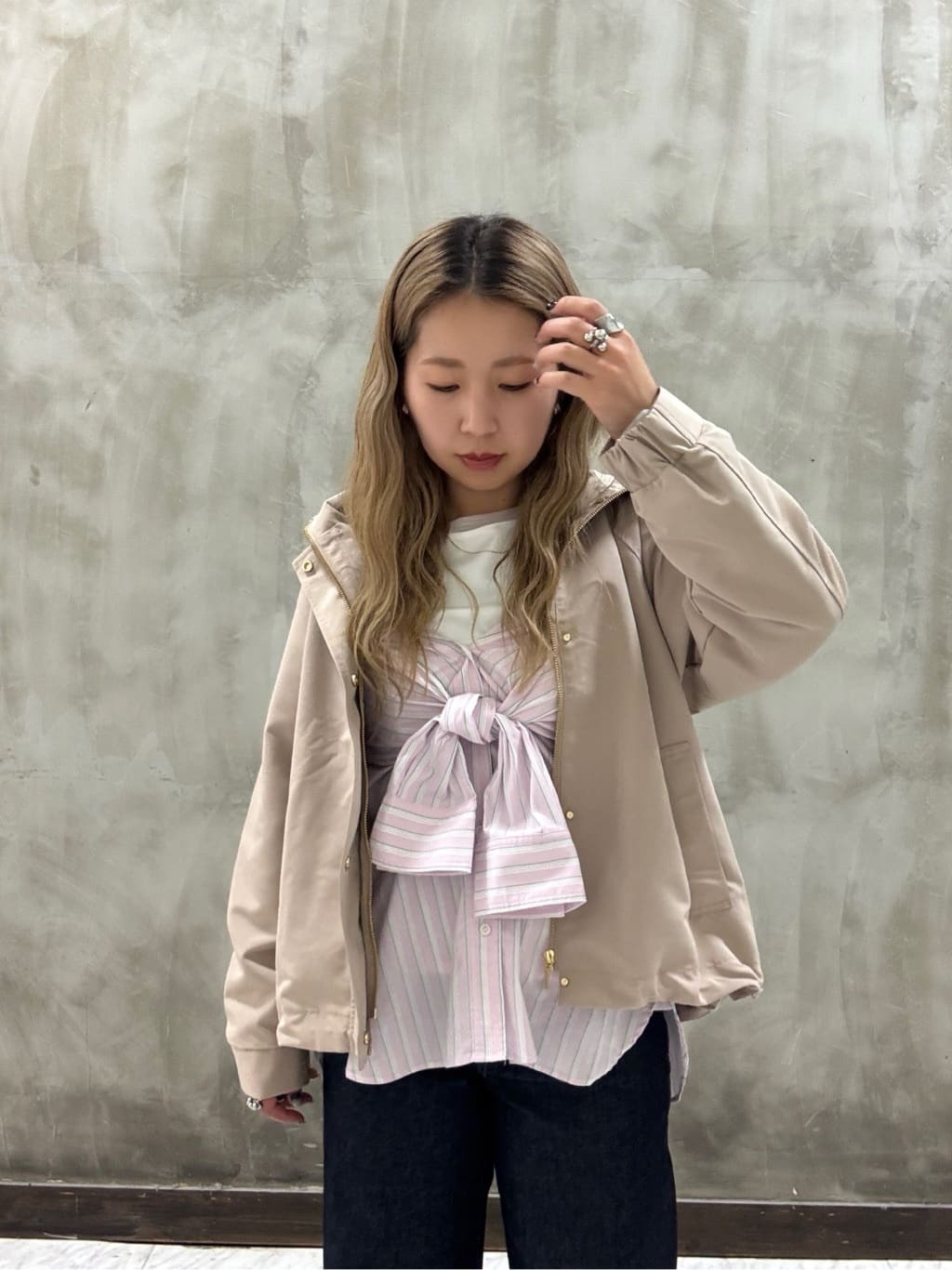 minaさんの「grove｜【撥水】きれいめに着こなせるマウンテンパーカ」を使ったコーディネート