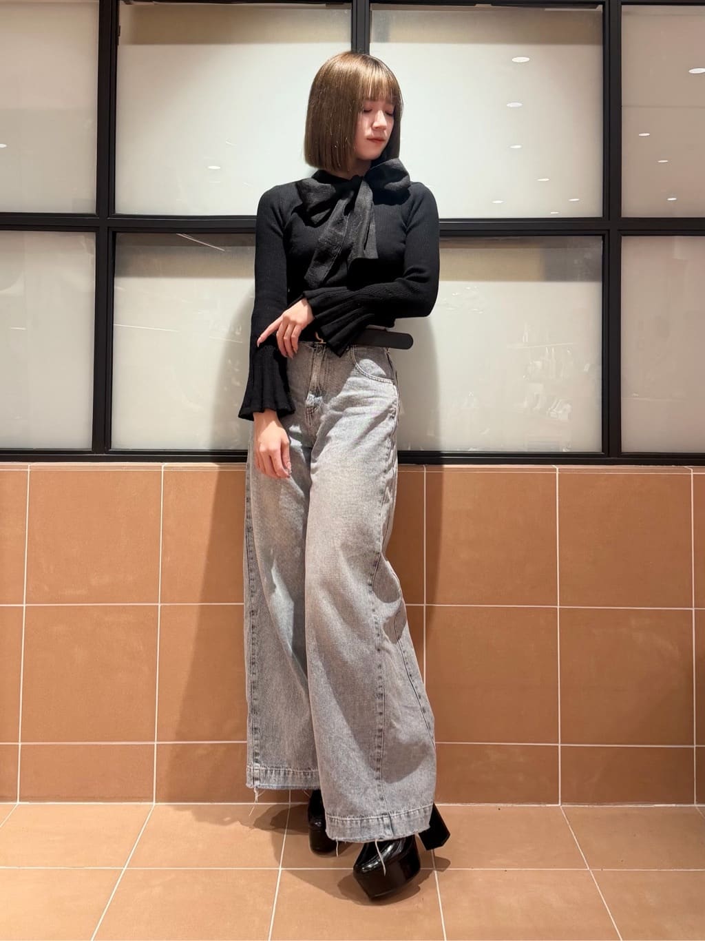 マナミさんの「ESPERANZA｜【ラク盛り/ローファー】リピーター続出／脚長美脚 厚底ローファー」を使ったコーディネート