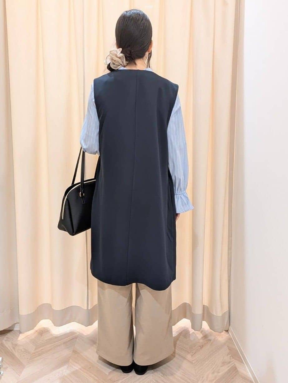 hinaさんの「SHOO･LA･RUE｜【洗濯機可/セットアップ可/S-3L】きちんと楽に。カットジョーゼット ロングジレ」を使ったコーディネート