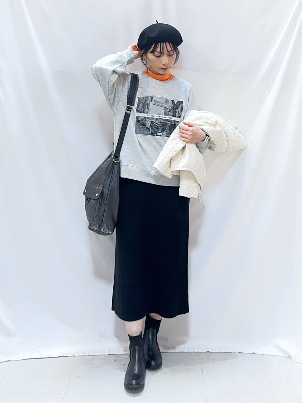 𝐇𝐢𝐫𝐨𝐦𝐢さんの「SHOO･LA･RUE｜【S-LL】カジュアルすぎない大人のフォト刺繍裏毛スウェット」を使ったコーディネート